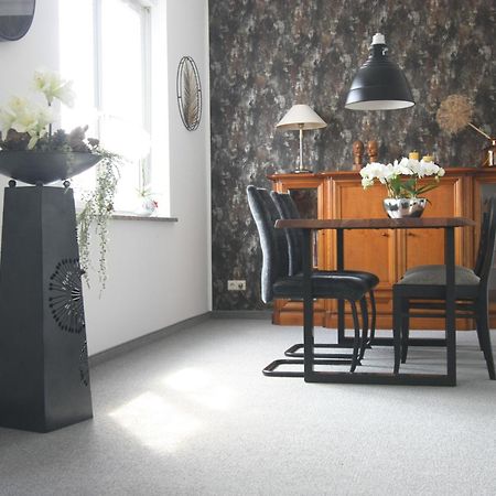 Wohnung In Stadtvilla, Dessau-Ziebigk エクステリア 写真